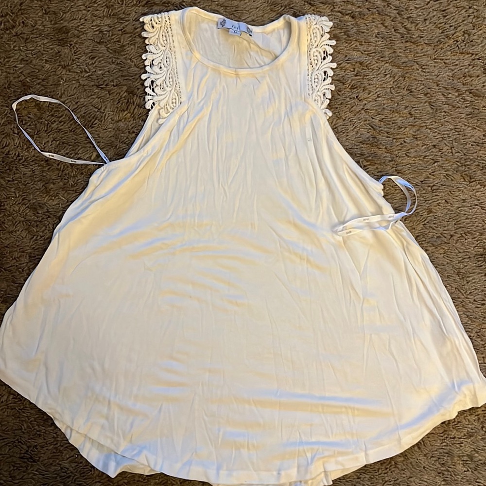 iris Elegant White Blouse